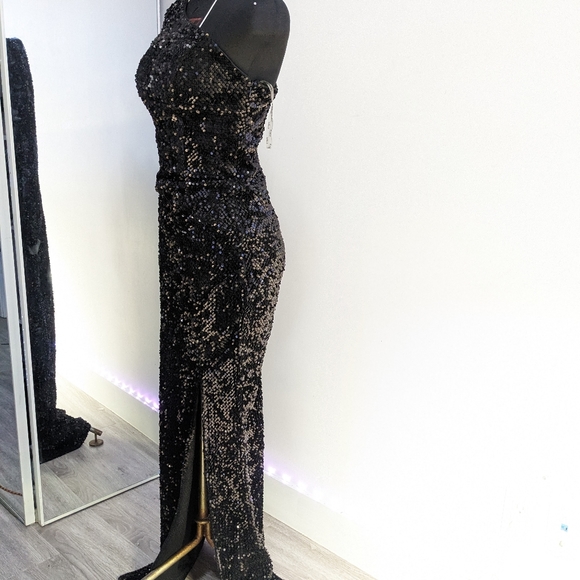 Black sequined maxi gown - Picture 7 of 12